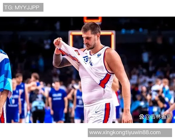 申京赛后与约基奇亲密互动展现友谊与尊重的瞬间