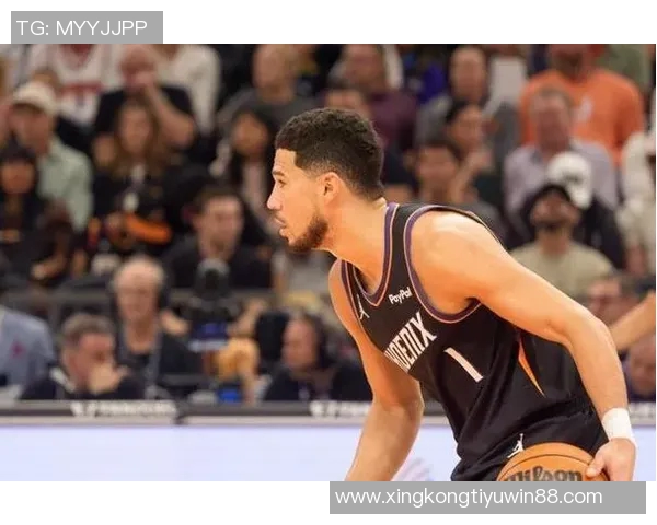 吉莱斯皮称赞布克场上威慑力强大自信出手是我唯一的要求 吉莱斯皮称赞布克场上威慑力强大自信出手是我唯一的要求