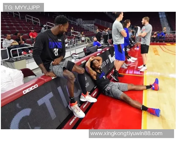 小卡谈对抗西部高大阵容的策略强调节奏控制与减少失误的重要性 小卡谈对抗西部高大阵容的策略强调节奏控制与减少失误的重要性