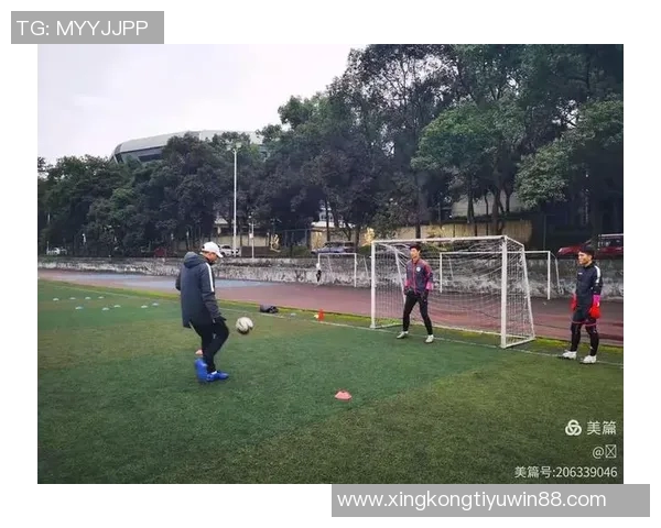 球队训练营展现出卓越防守与灵活无球进攻的新策略